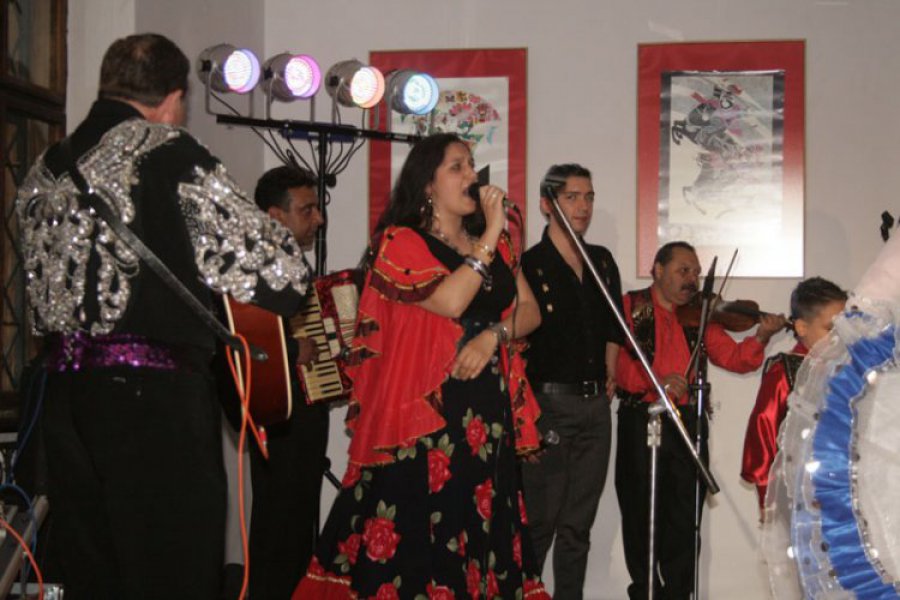 Romskie śpiewanie w chrzanowskim Domu Urbańczyka 