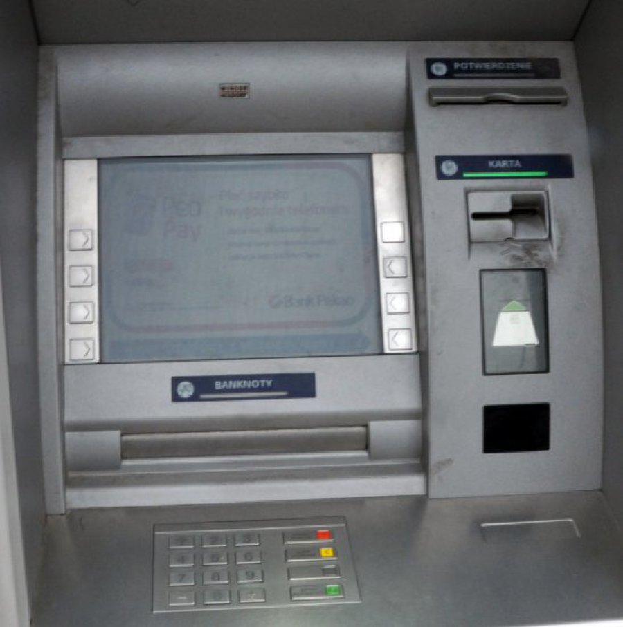 CHRZANÓW. Uwaga na bankomaty - przestępcy ukradli dane klientów, a potem ich pieniądze 