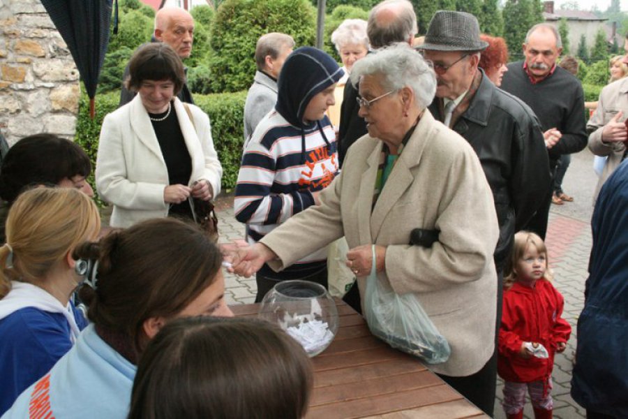 Parafialny piknik w Kościelcu: zbierali na organy 
