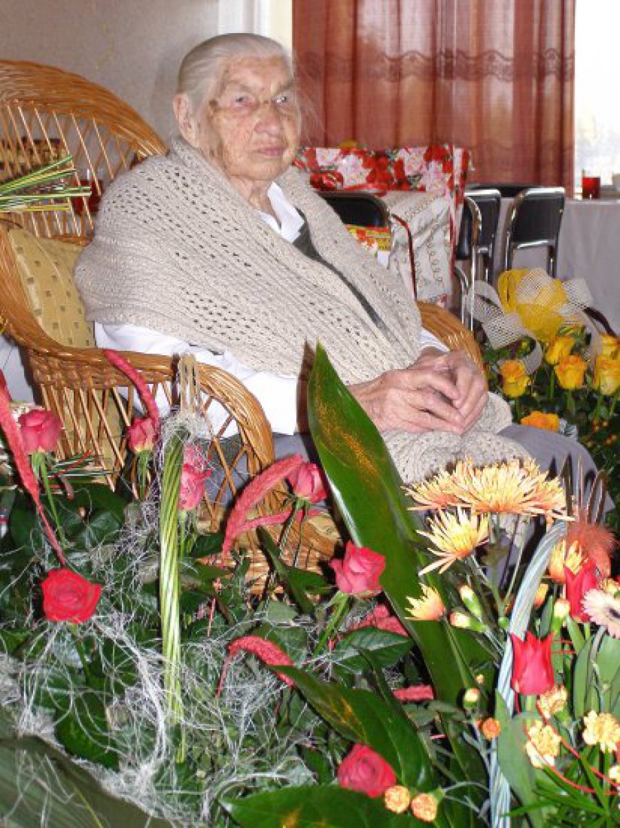 Rozalia Ciupek z Nieporazu ma 100 lat 