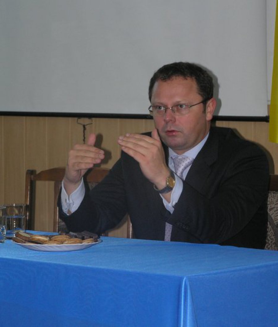Spotkanie z europosłem Andrzejem Szejną w liceum w Chrzanowie 