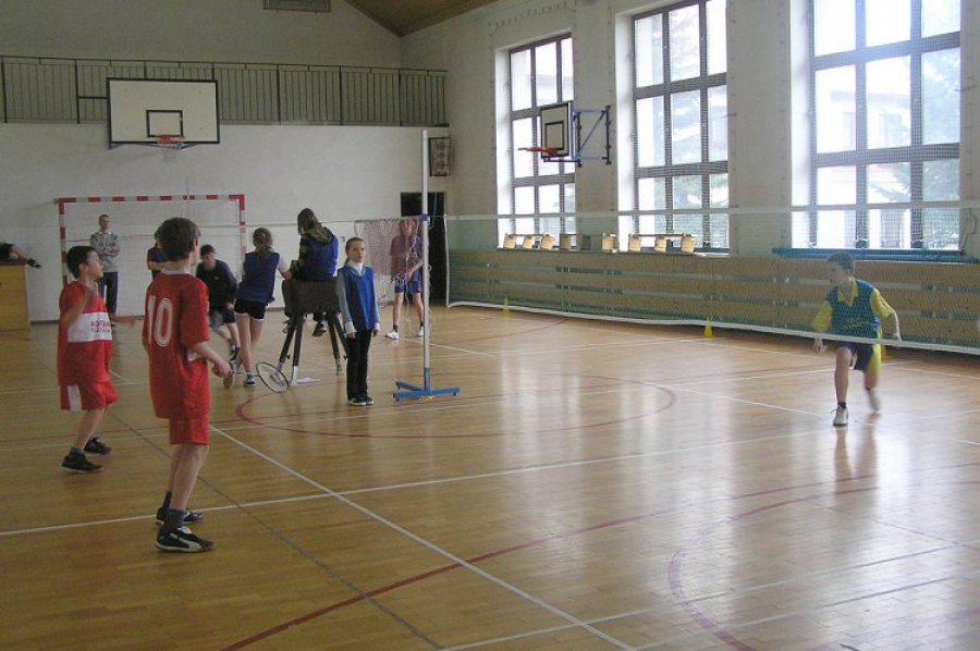 Uczniowie ze Szkoły Podstawowej w Dulowej najlepsi w badmintonie 