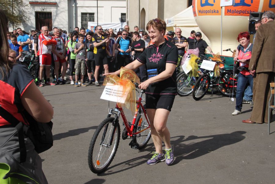 Sznur rowerzystów dojechał do Młoszowej