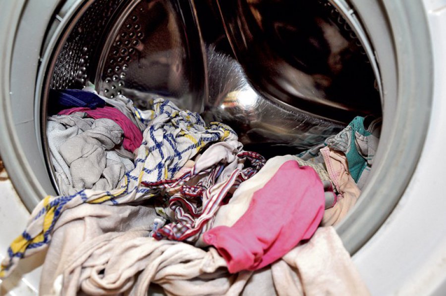 Gdy ubrania po praniu, zamiast pachnieć, śmierdzą