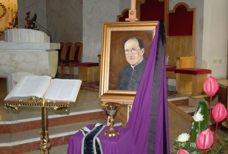 W rocznicę śmierci proboszcza parafianie spotkają się przy jego grobie 