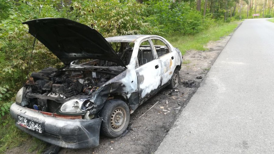 Spalony Samochód Stoi W Lesie • Chrzanów › Przelom.pl - Portal Ziemi Chrzanowskiej