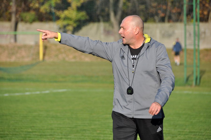 Trener drużyny piłkarskiej MKS Trzebinia zrezygnował z dalszej pracy w klubie