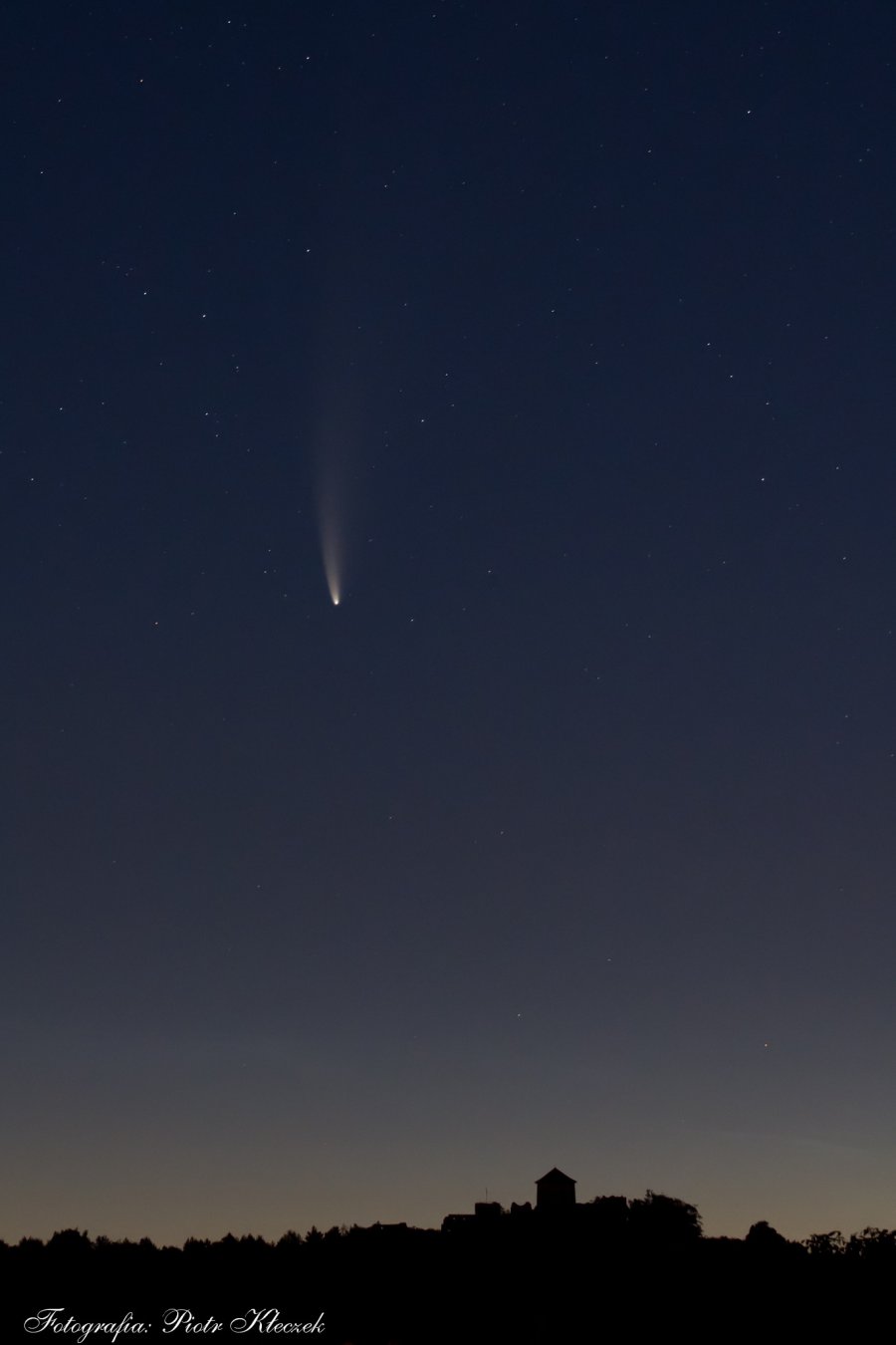 Kometa NEOWISE widziana nad Tenczynem. Też jej szukajcie, bo okazja niezwykła 