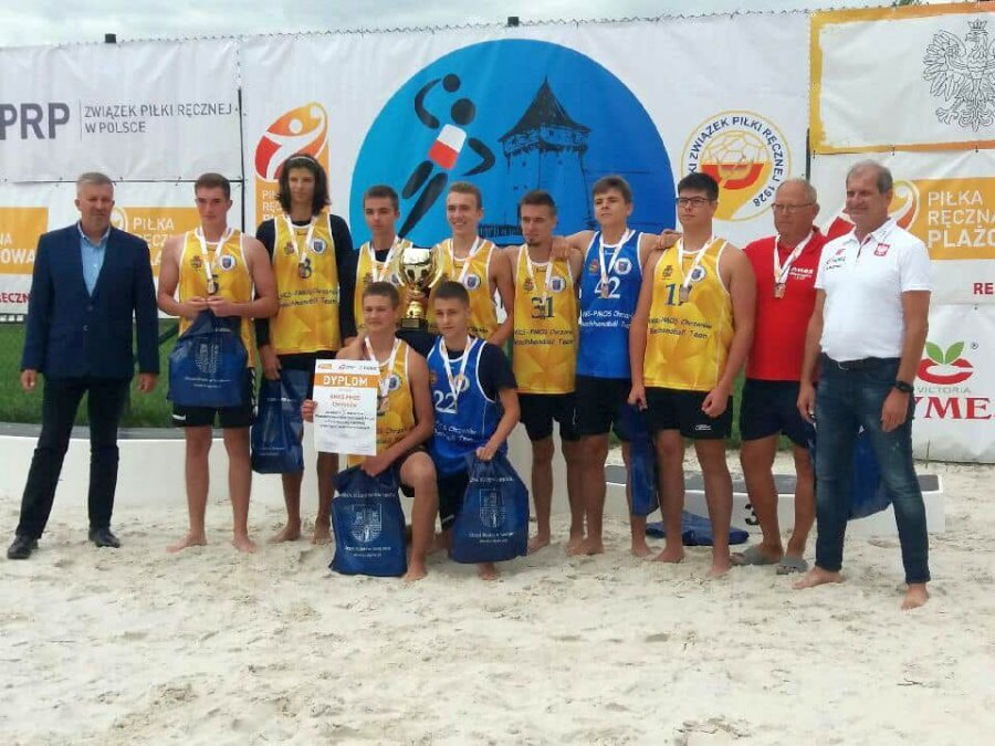 Piłkarze ręczni z Chrzanowa brązowymi medalistami mistrzostw Polski w plażówce