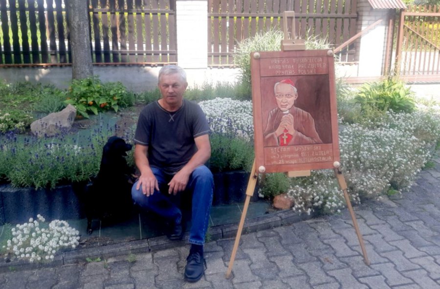 Obraz prymasa Wyszyńskiego dołączył do dwunastu wizerunków św. Jana Pawła II