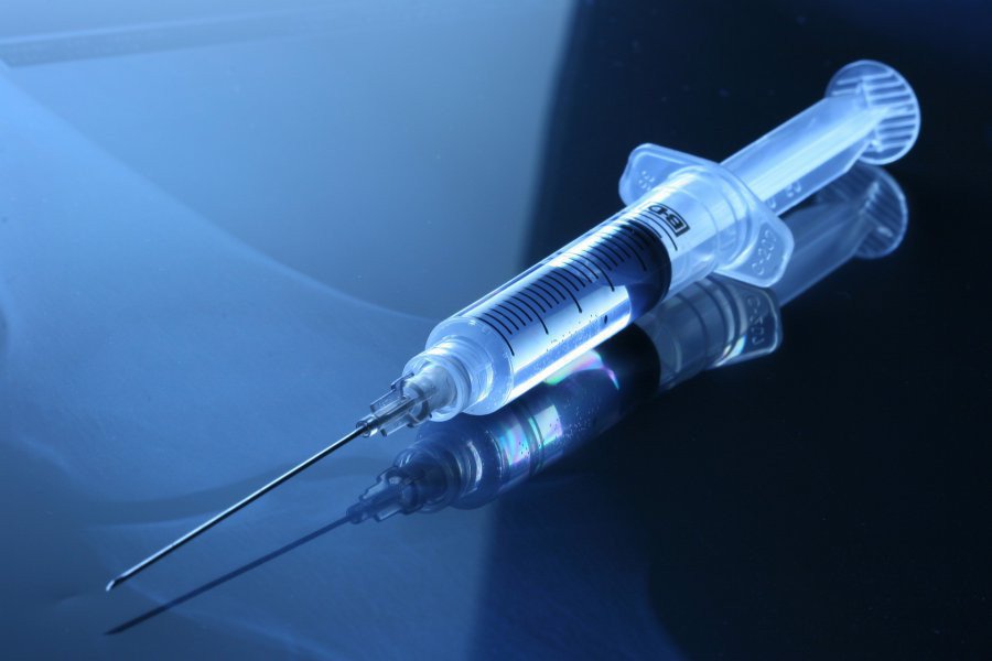 Od 2 listopada trzecia dawka szczepionki przeciw COVID-19 dla wszystkich powyżej 18. roku życia