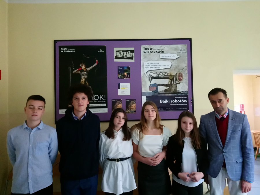 Uczniowie z Młoszowej na deskach Teatru Słowackiego