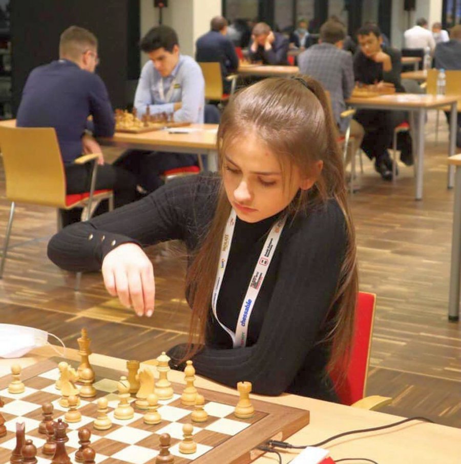 Szachiści z ziemi chrzanowskiej grają w turnieju z udziałem mistrza świata Magnusa Carlsena (WIDEO)