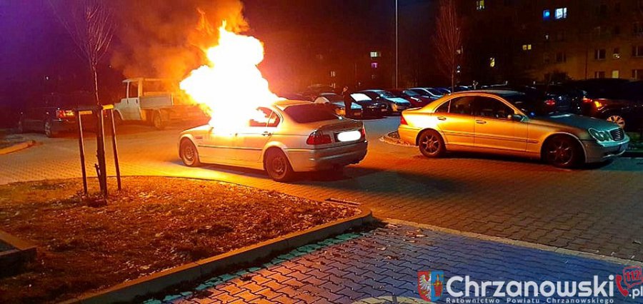 Spłonął samochód osobowy na osiedlu Flagówka w Libiążu
