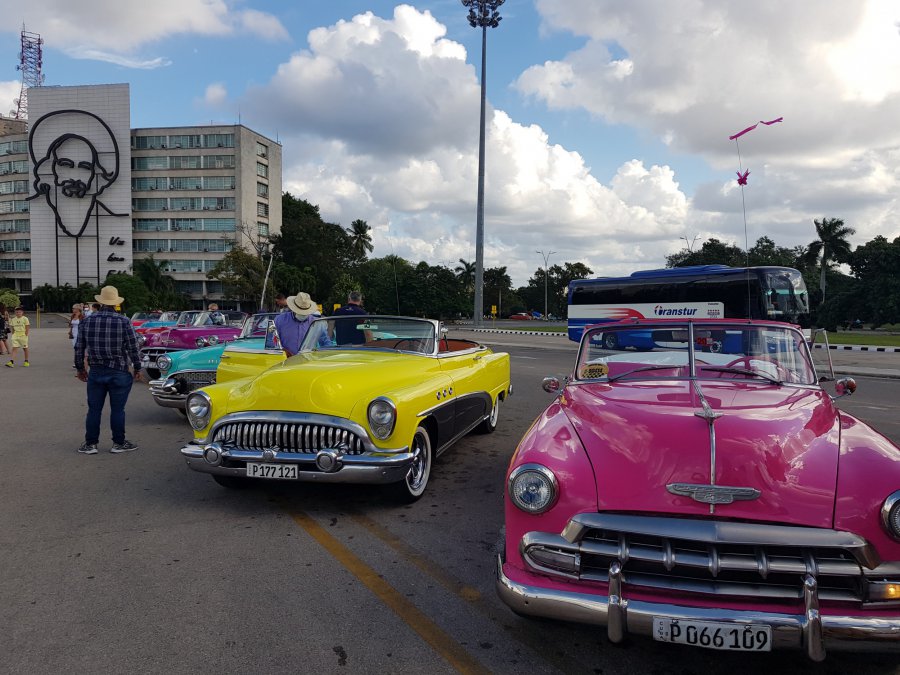 Wspomnienie PRL-u z domieszką słońca i salsy, czyli spotkanie z Kubą