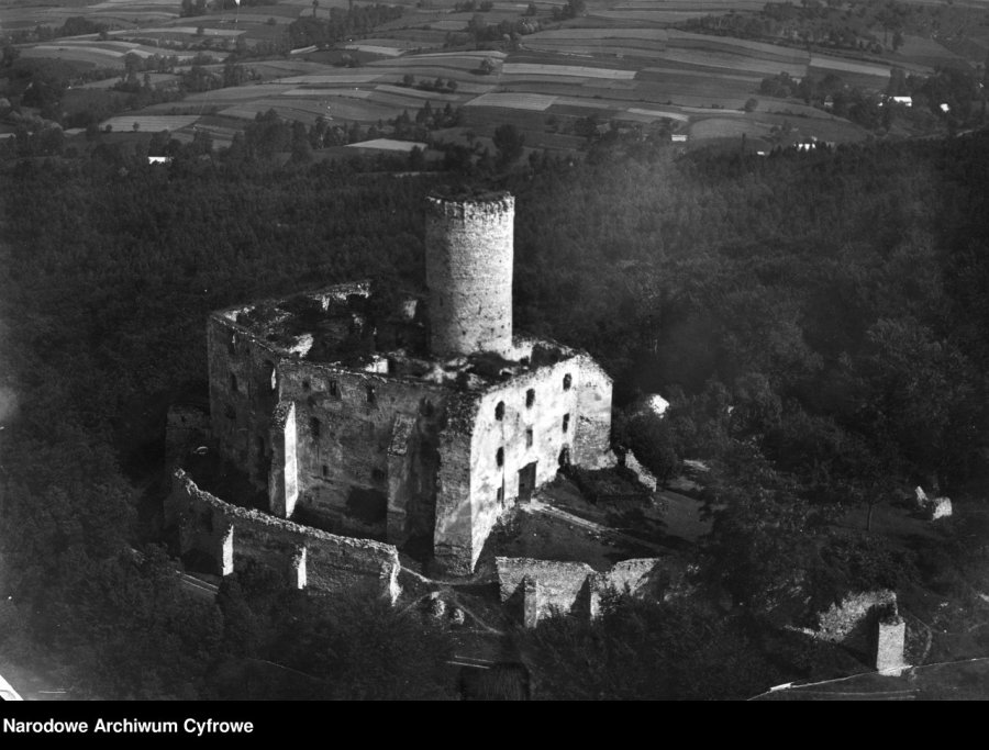 Zobacz jak wyglądał zamek Lipowiec około 100 lat temu (ZDJĘCIA)