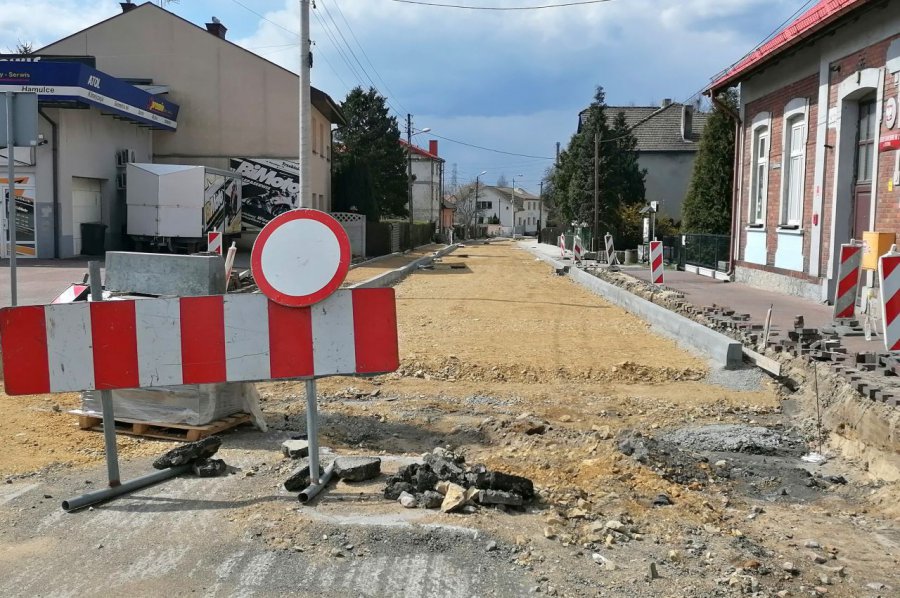 Trwa przebudowa ulicy Ochronkowej w Trzebini