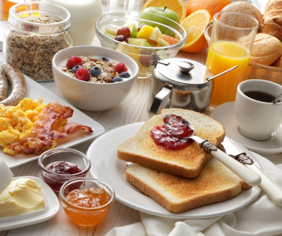 Europejski Dzień Śniadania. Co najczęściej jemy na pierwszy posiłek dnia?