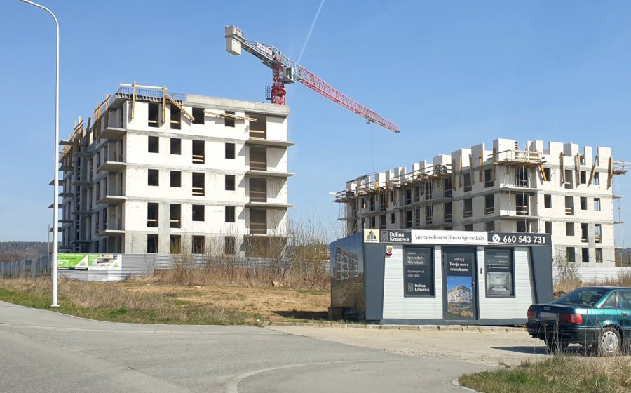Dwa nowe bloki w Krzeszowicach już stoją