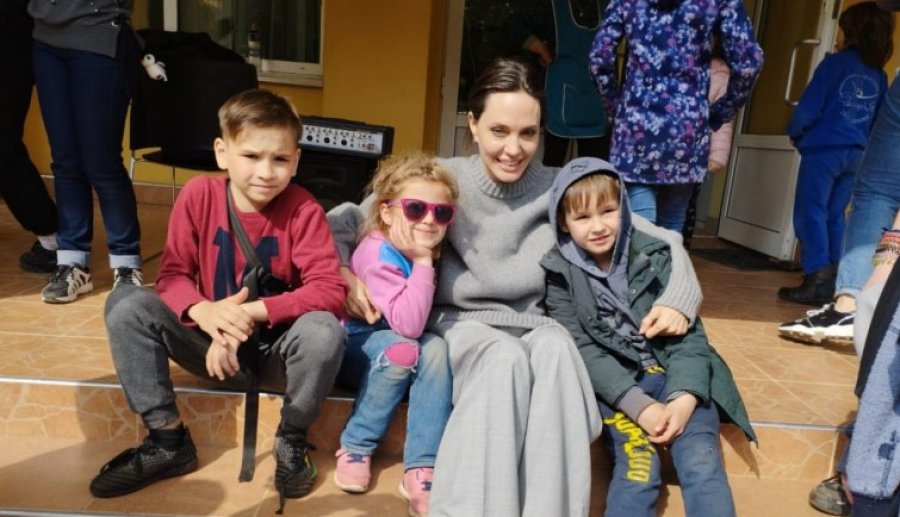 Angelina Jolie przyjechała do Lwowa. Rosja koncentruje siły militarne na wschodzie Ukrainy. Podsumowanie 66. dnia wojny (30 kwietnia 2022)