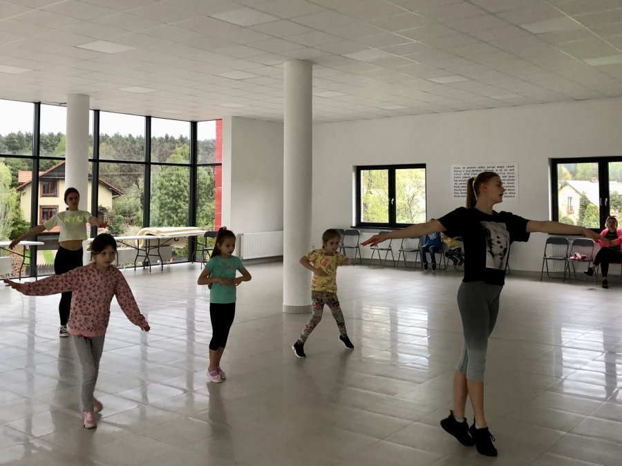 "Для мене танці - частина життя": як 17-річна українка почала викладати танці у Хшанові