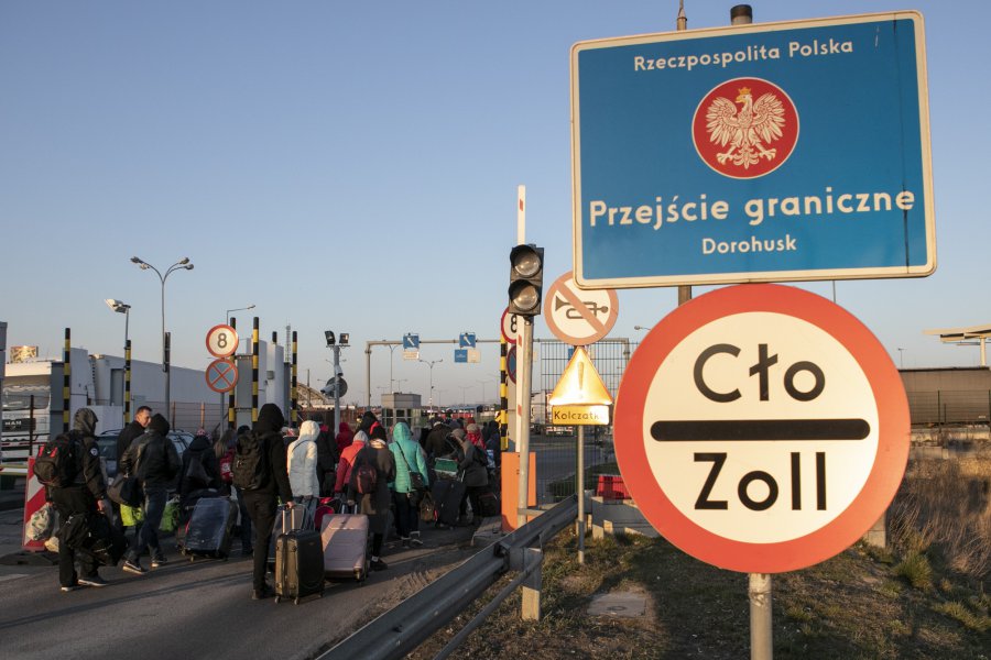 Повторно до Польщі без закордонного паспорта в'їхати українцям не можна