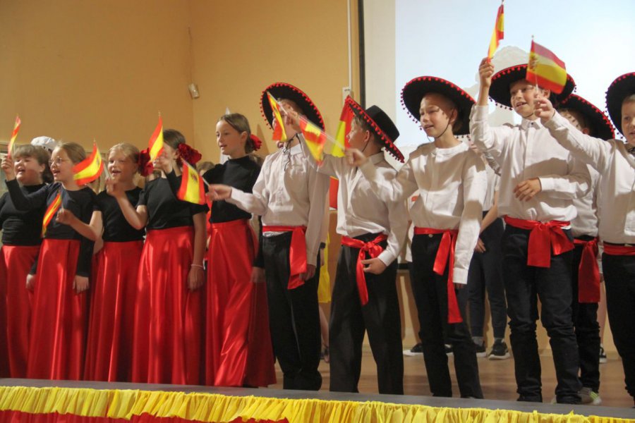 Dzień Kultury Hiszpańskiej w Szkole KSW w Libiążu. Uczniowie wykazali się talentami (WIDEO, ZDJĘCIA)