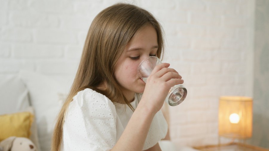Woda smakowa dla dzieci - w jakich ilościach?