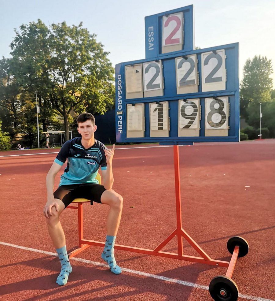 Skoczek wzwyż Mateusz Juszczak z KS Victoria Trzebinia znów z rekordem życiowym. Coraz bliżej granica dwóch metrów (WIDEO)