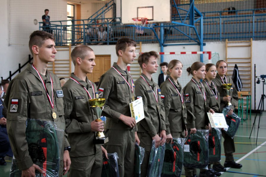 Uczniowie LO w Trzebini najlepsi w Małopolsce w zawodach „Sprawni jak żołnierze 2022”