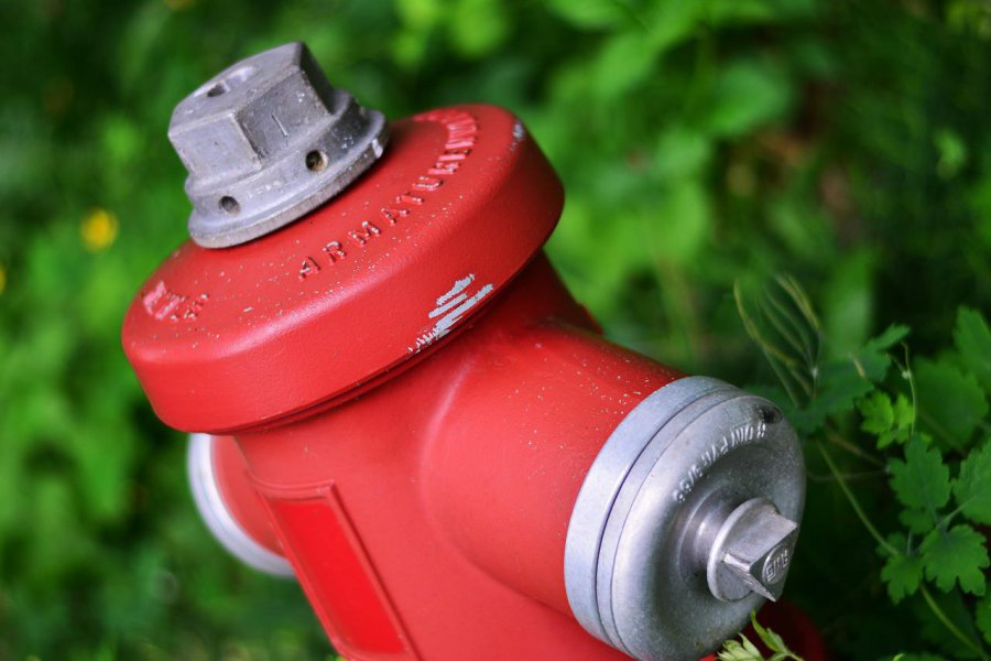 Kradzieże wody z hydrantów przybierają na sile