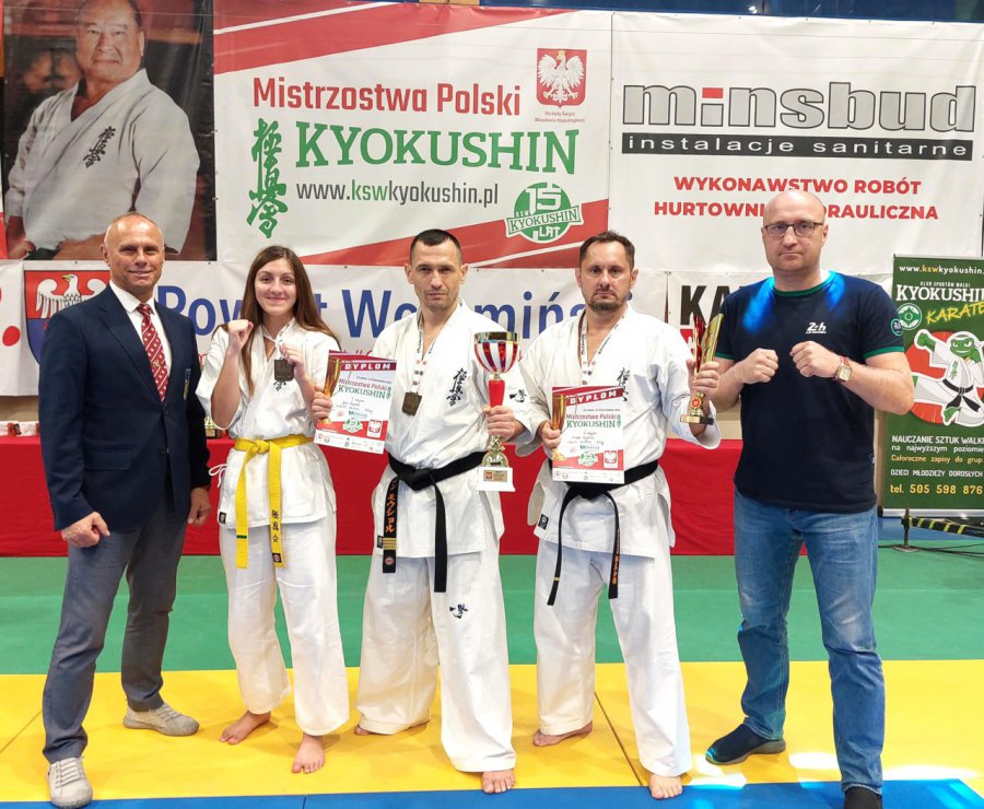 Zawodnicy Chrzanowskiego Klubu Karate Kyokushin wrócili z mistrzostw z medalami