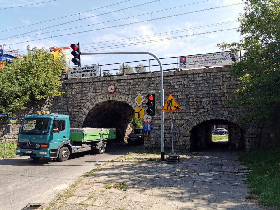 Zamykają przejazd pod wiaduktem kolejowym w Chrzanowie