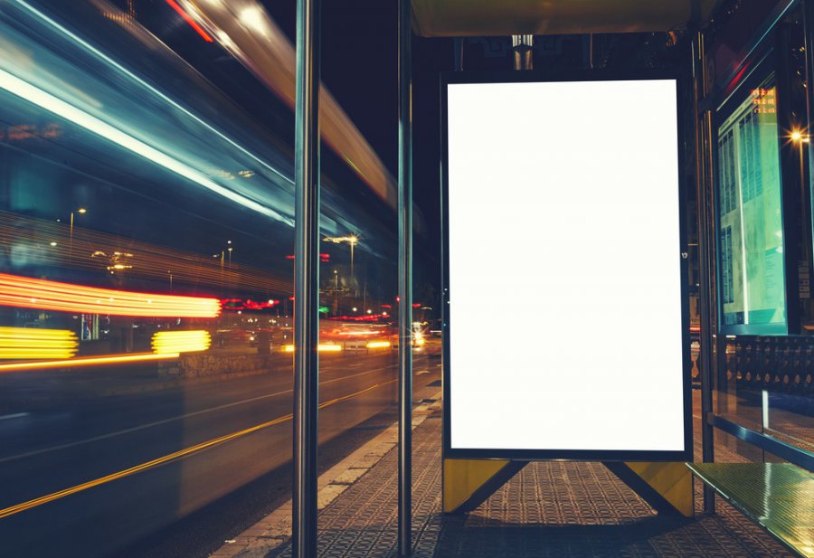 Dlaczego warto zastąpić billboardy monitorami reklamowymi?