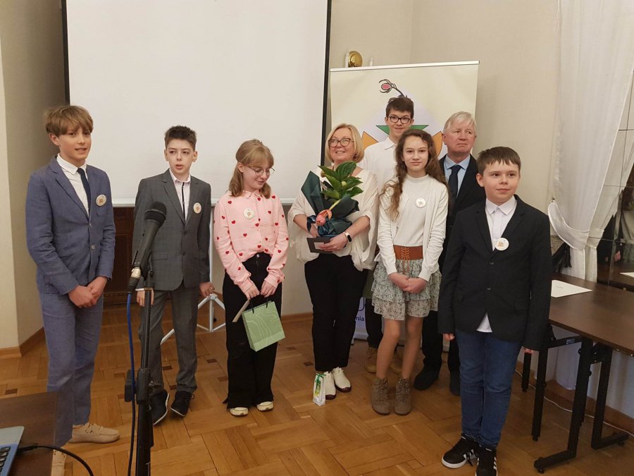 Studenci Małopolskiego Uniwersytetu dla Dzieci zaprezentowali swoje prace dyplomowe (ZDJĘCIA)