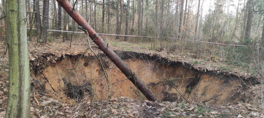 Wojewoda małopolski wydał zakaz wstępu na tereny zagrożone zapadliskami w Trzebini