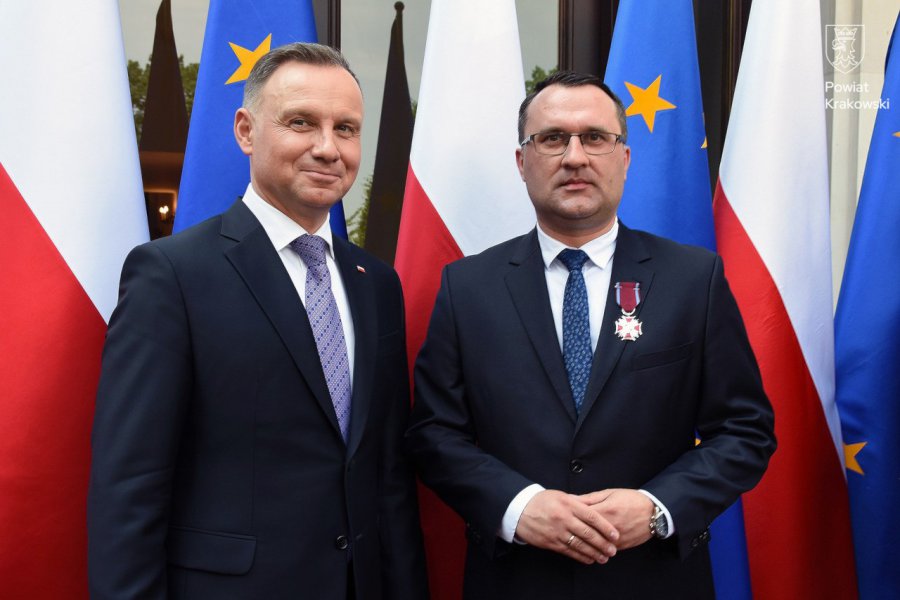 Prezydent RP Andrzej Duda odznaczył starostę krakowskiego Wojciecha Pałkę