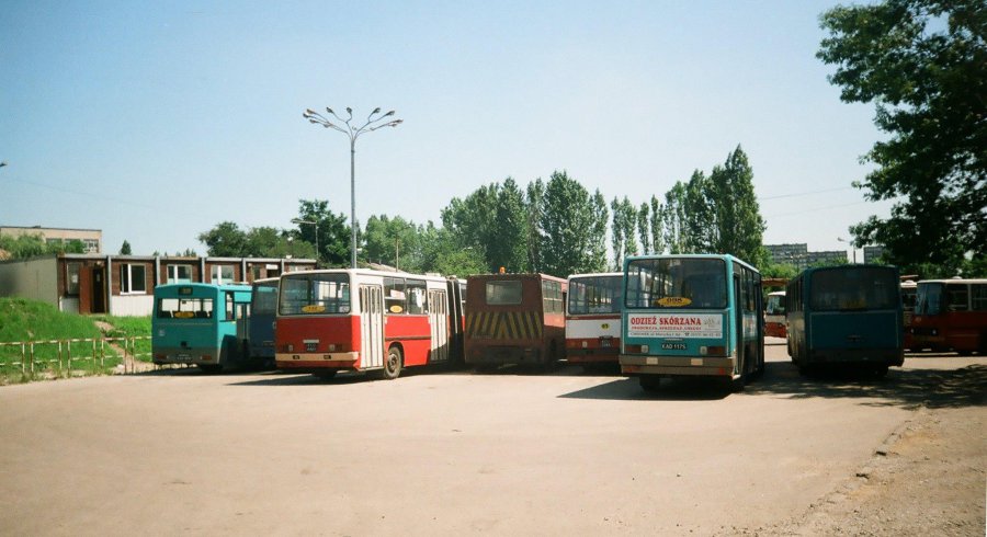 Dworzec autobusowy w Chrzanowie ćwierć wieku temu. Rozpoznajecie autobusy?