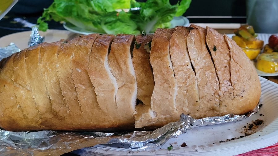Chlebek z grilla - rarytas na koniec długiego weekendu