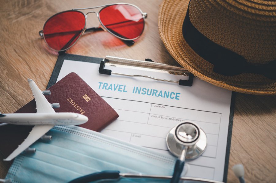 Bezpieczne wakacje za granicą - dlaczego warto kupić ubezpieczenie podróżne?