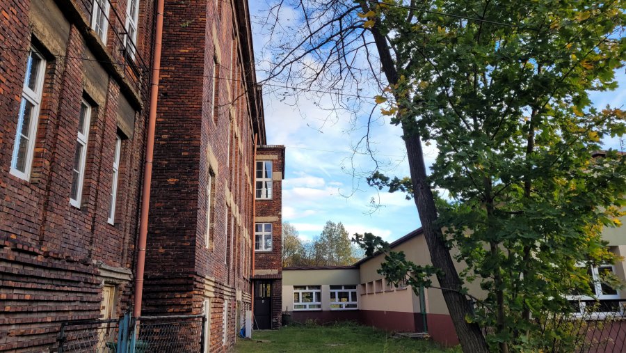 Budynek dawnego liceum w Sierszy ma być własnością gminy