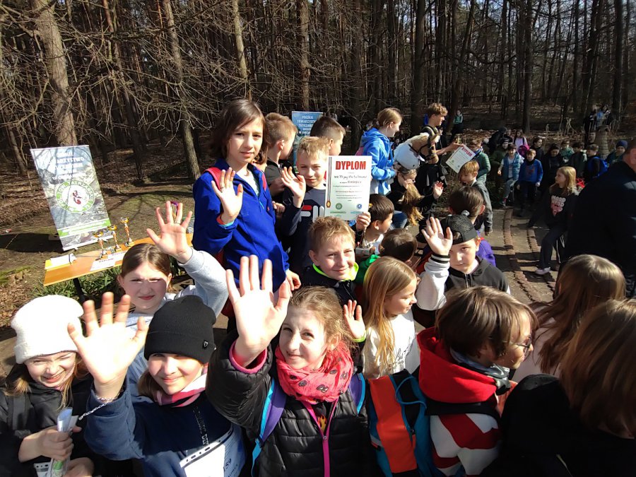 800 dzieci musiało się orientować w lesie (WIDEO, ZDJĘCIA)