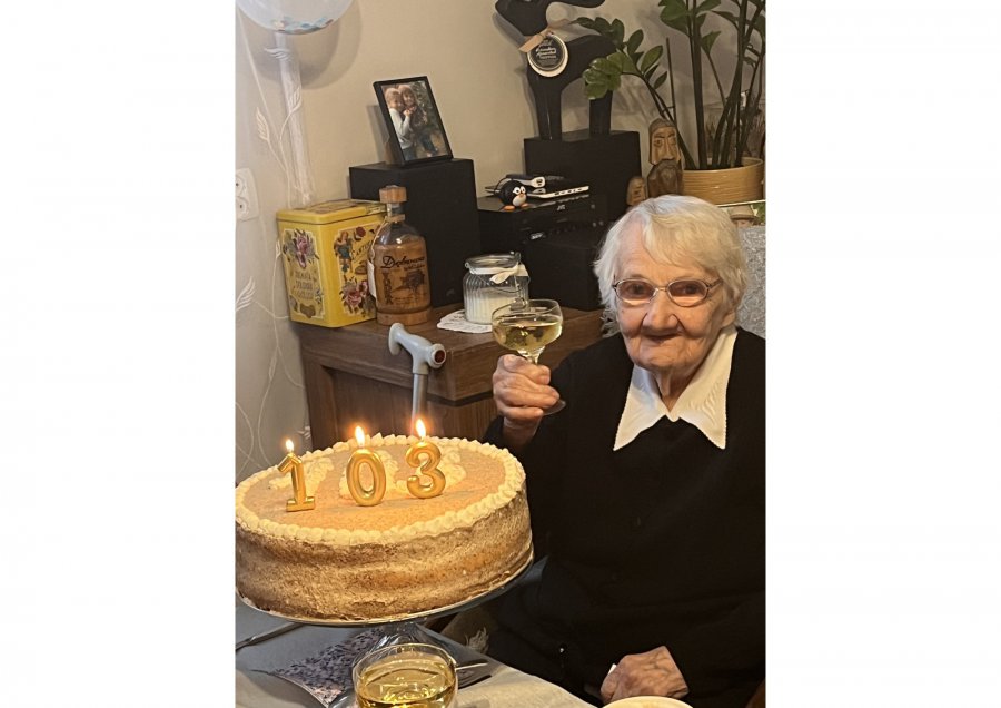 Stefania Rybotycka z Trzebini świętuje 103. urodziny (WIDEO)