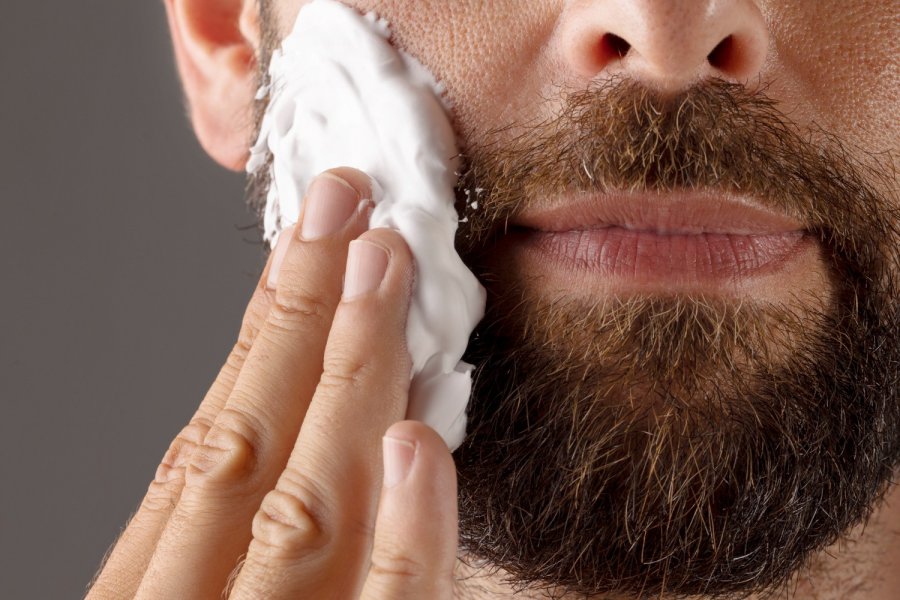 Jak prawidłowo dbać o brodę i zarost? Przewodnik dla brodaczy